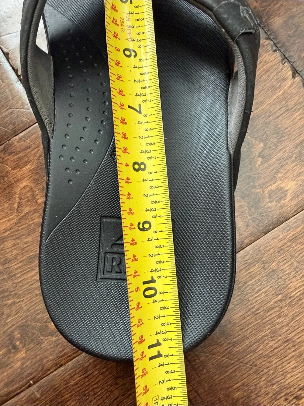 REEF Sandal Men's sz 9.5 black Footbed Flip Flop